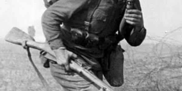 Soldat sur le champ de bataille